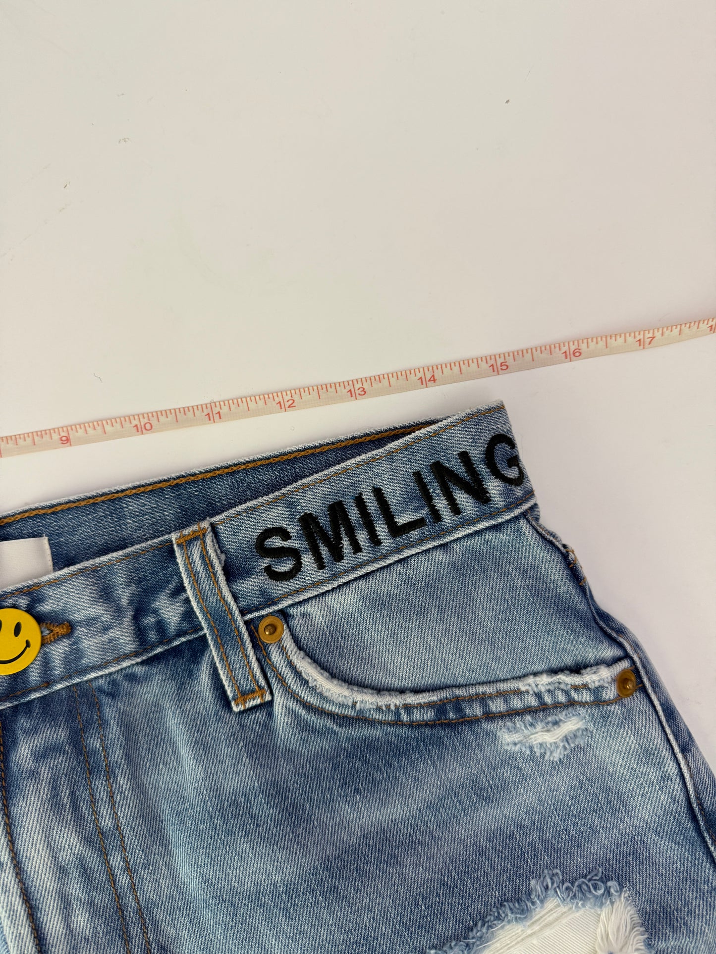 Aviator Nation mid rise rocker cowgirl keep smiling denim shorts (size 29)