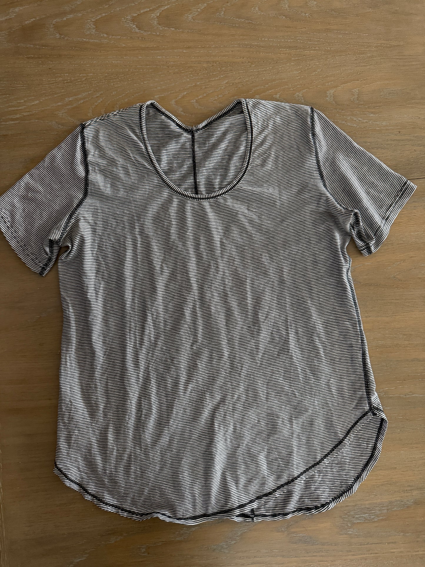 lululemon striped cotton tee (size 8)