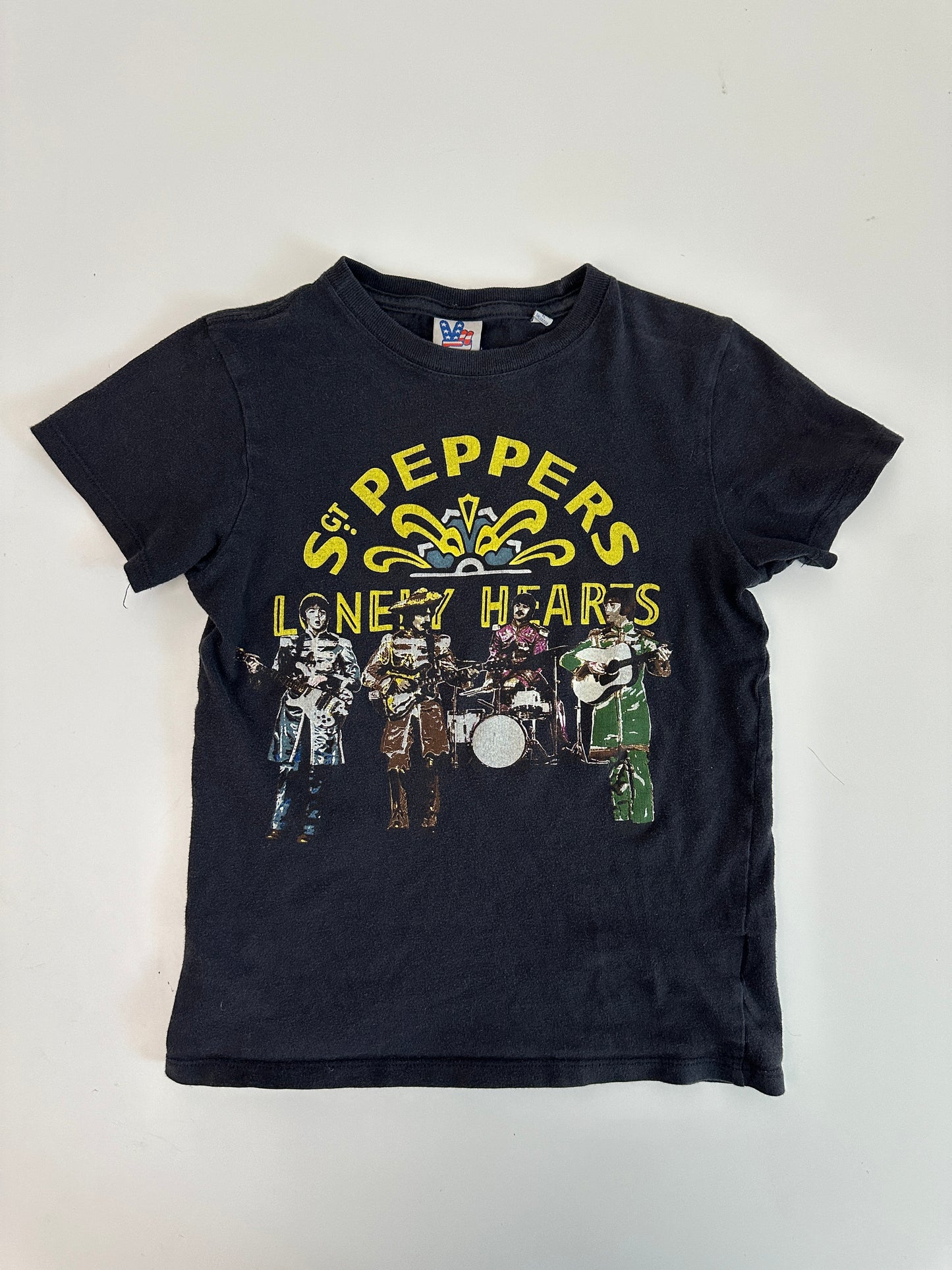 junk food tees sgt peppers tee (size medium)