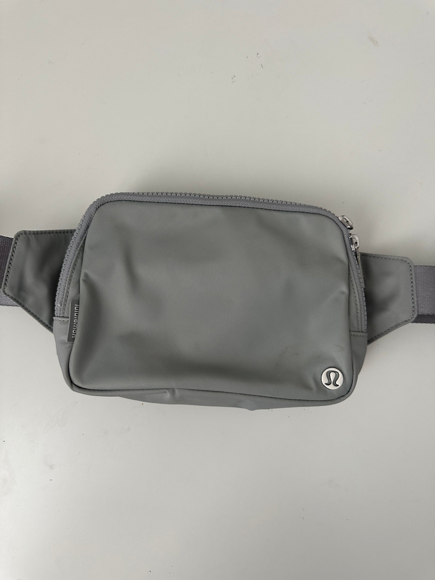 lululemon grey belt bag - 2L