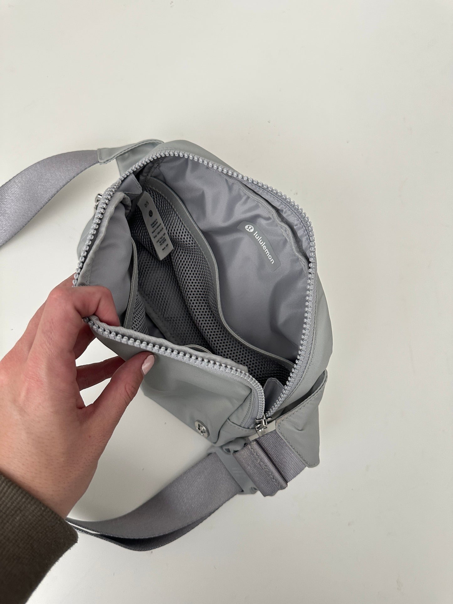 lululemon grey belt bag - 2L