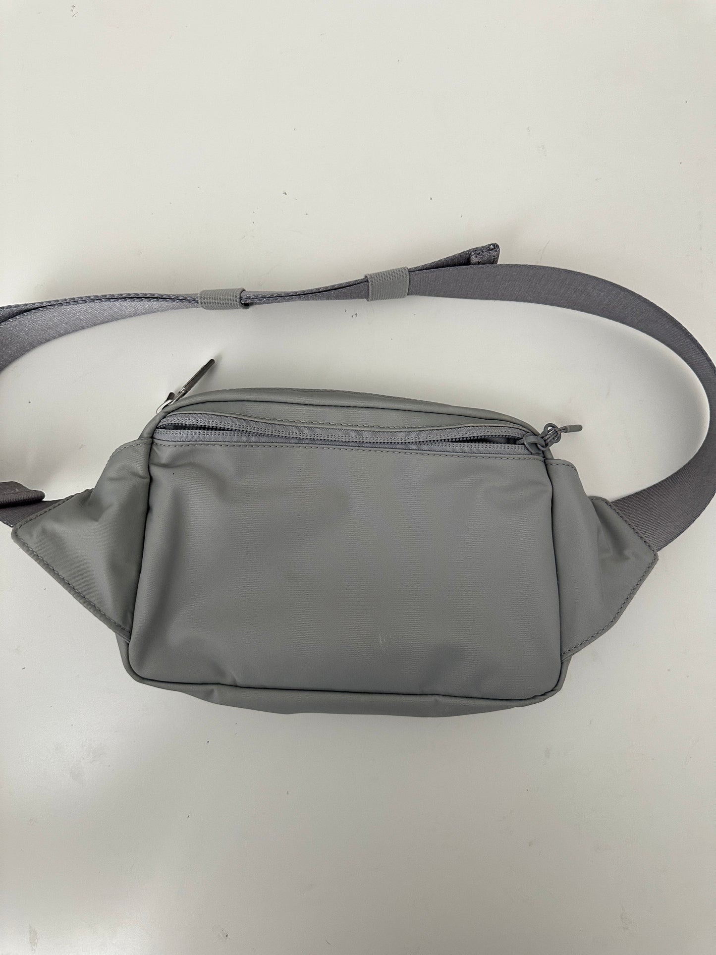 lululemon grey belt bag - 2L