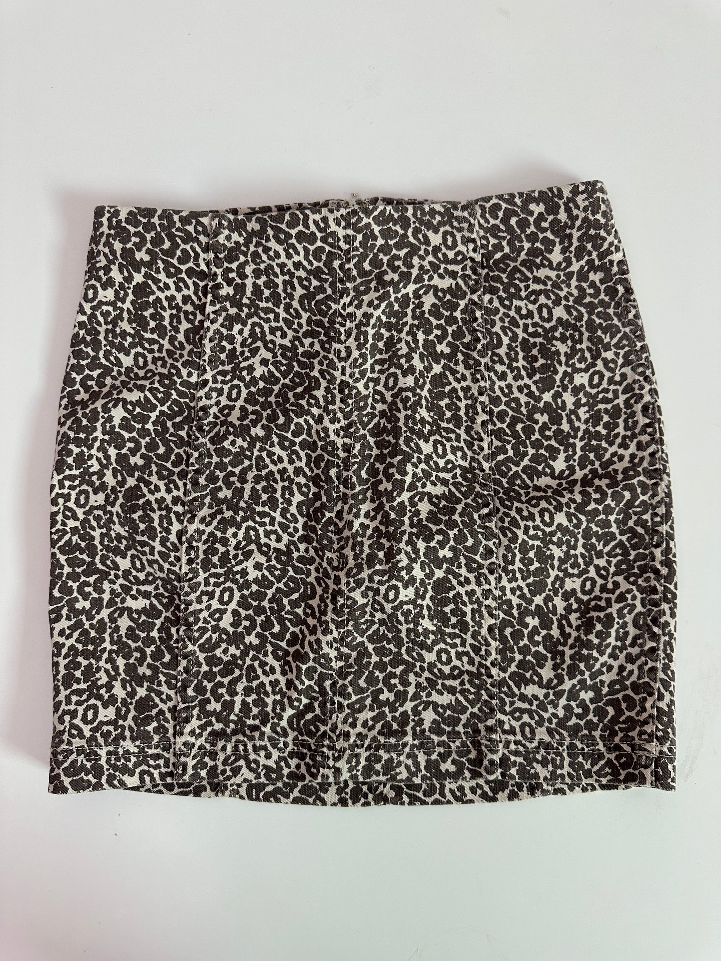 free people leopard print mini skirt (27" waist)