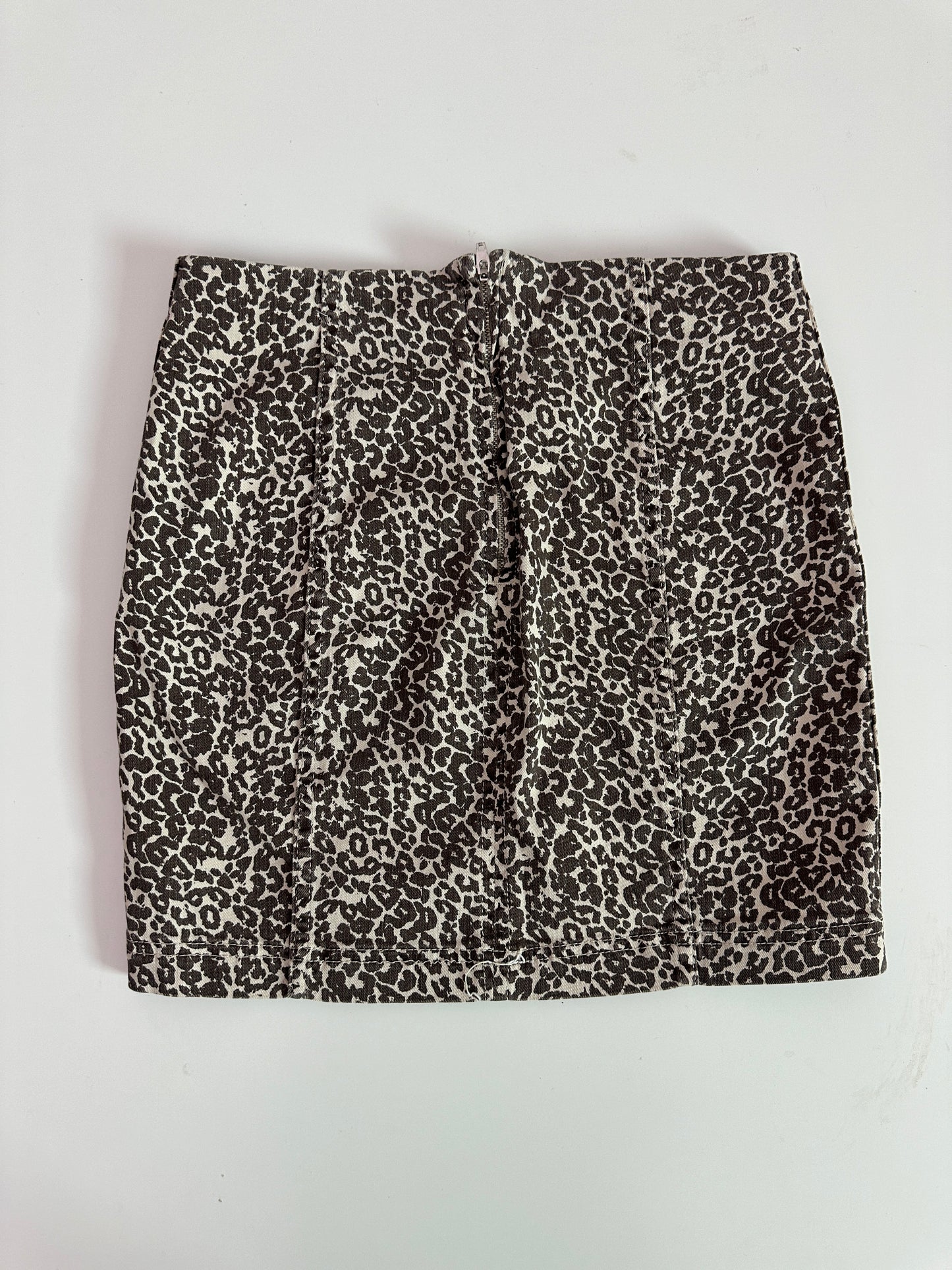 free people leopard print mini skirt (27" waist)