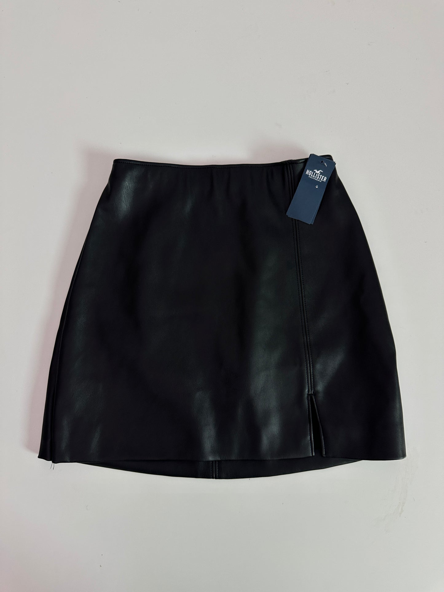 NWT Hollister leather mini skirt ( size small)