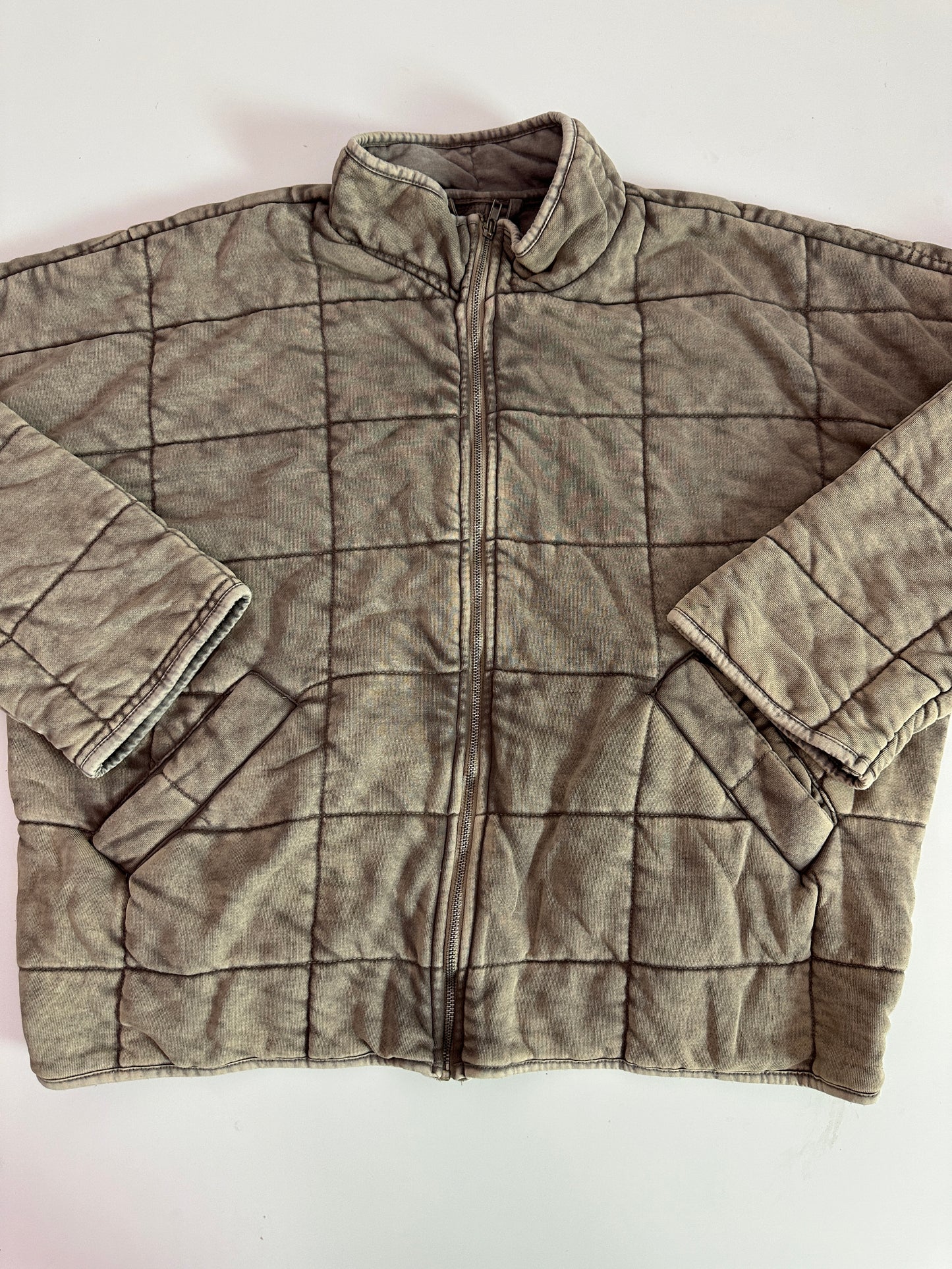 f21 quilted zip up jacket (size large)