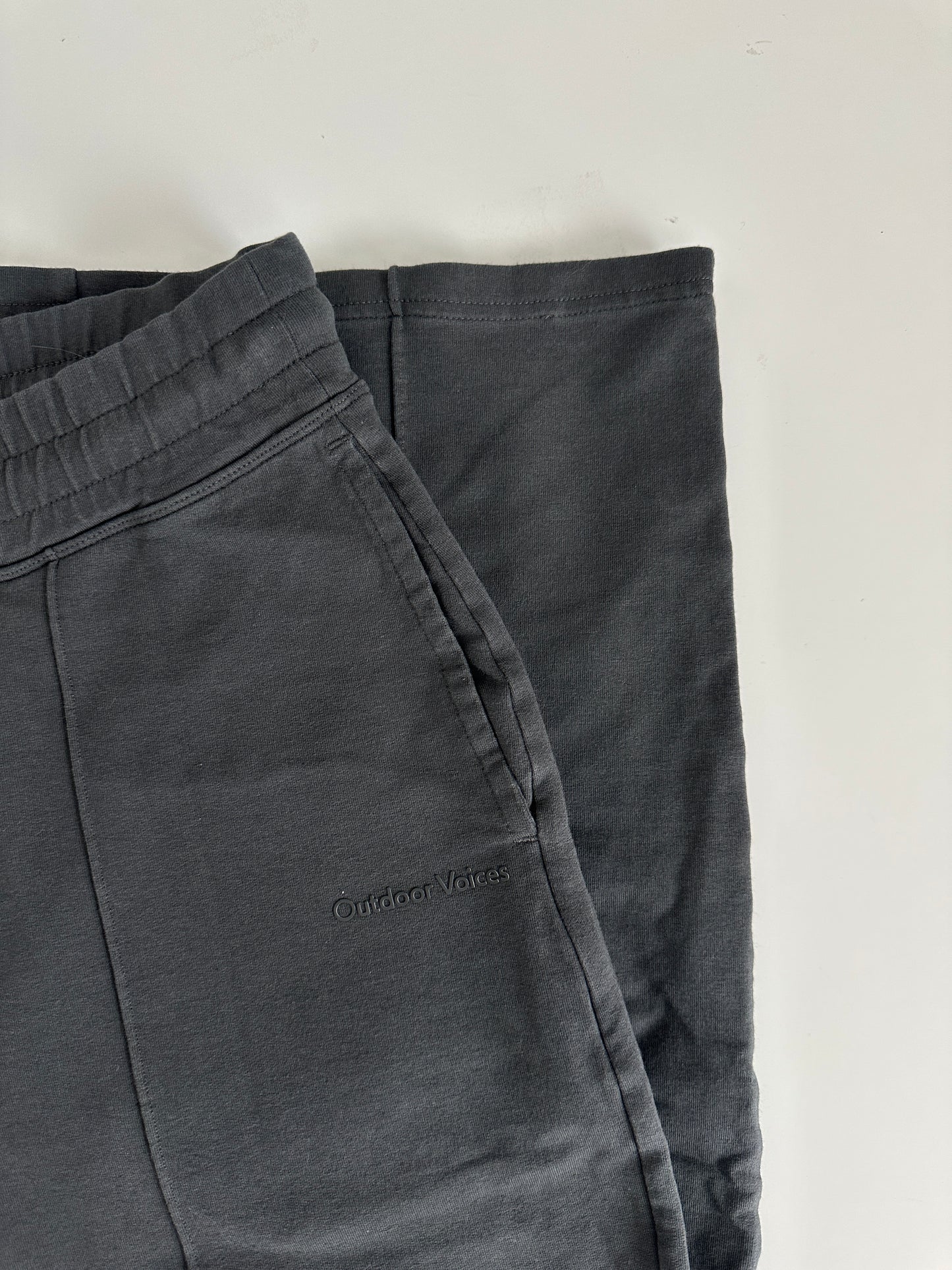 outdoor voices straight leg sweatpants (size medium)