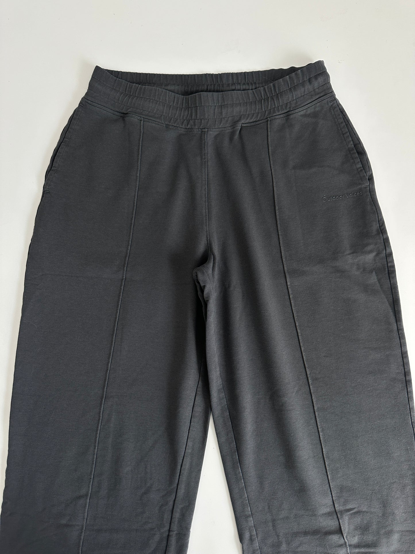 outdoor voices straight leg sweatpants (size medium)