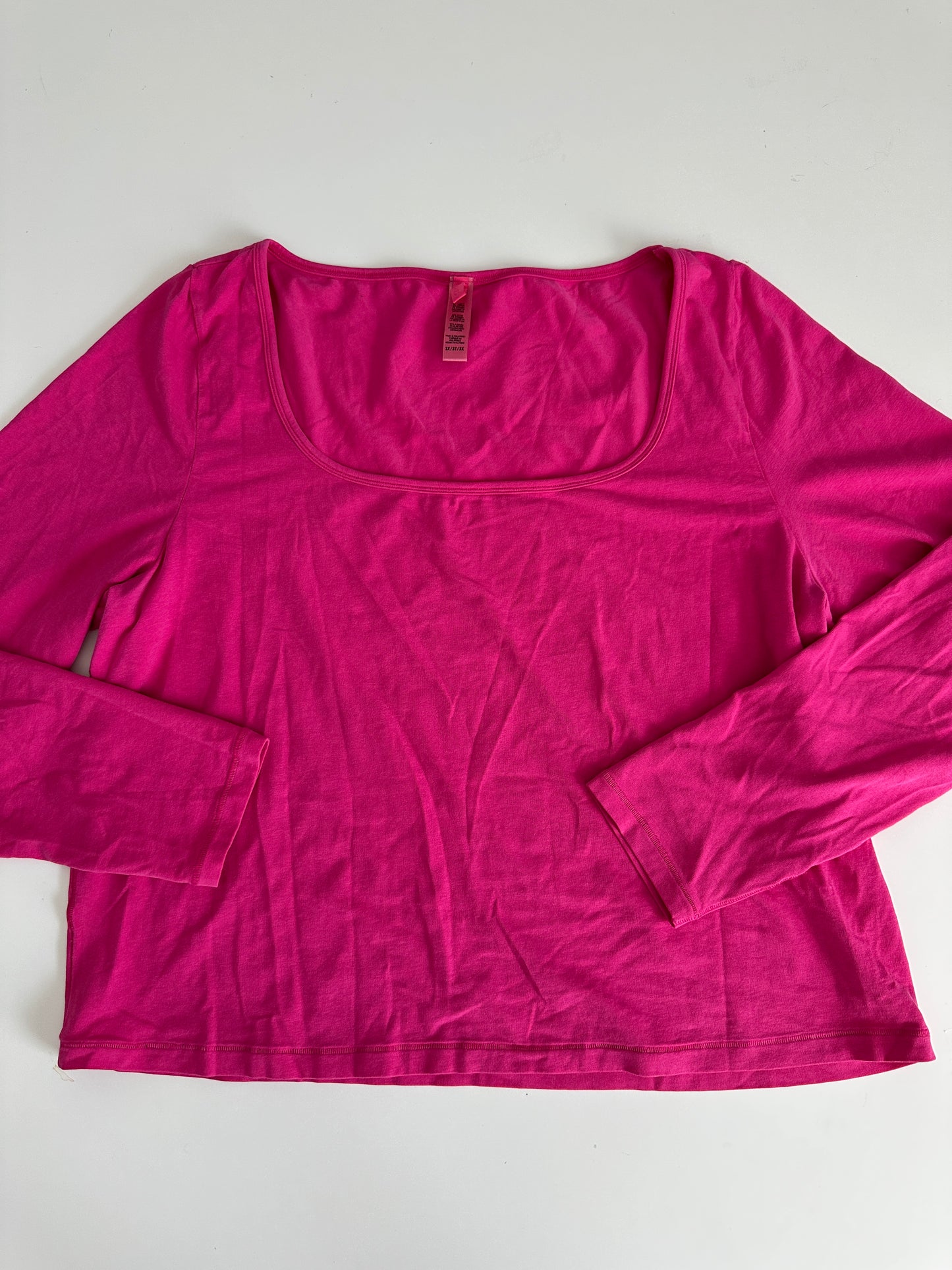 skims pink cotton long sleeve (size 3x)