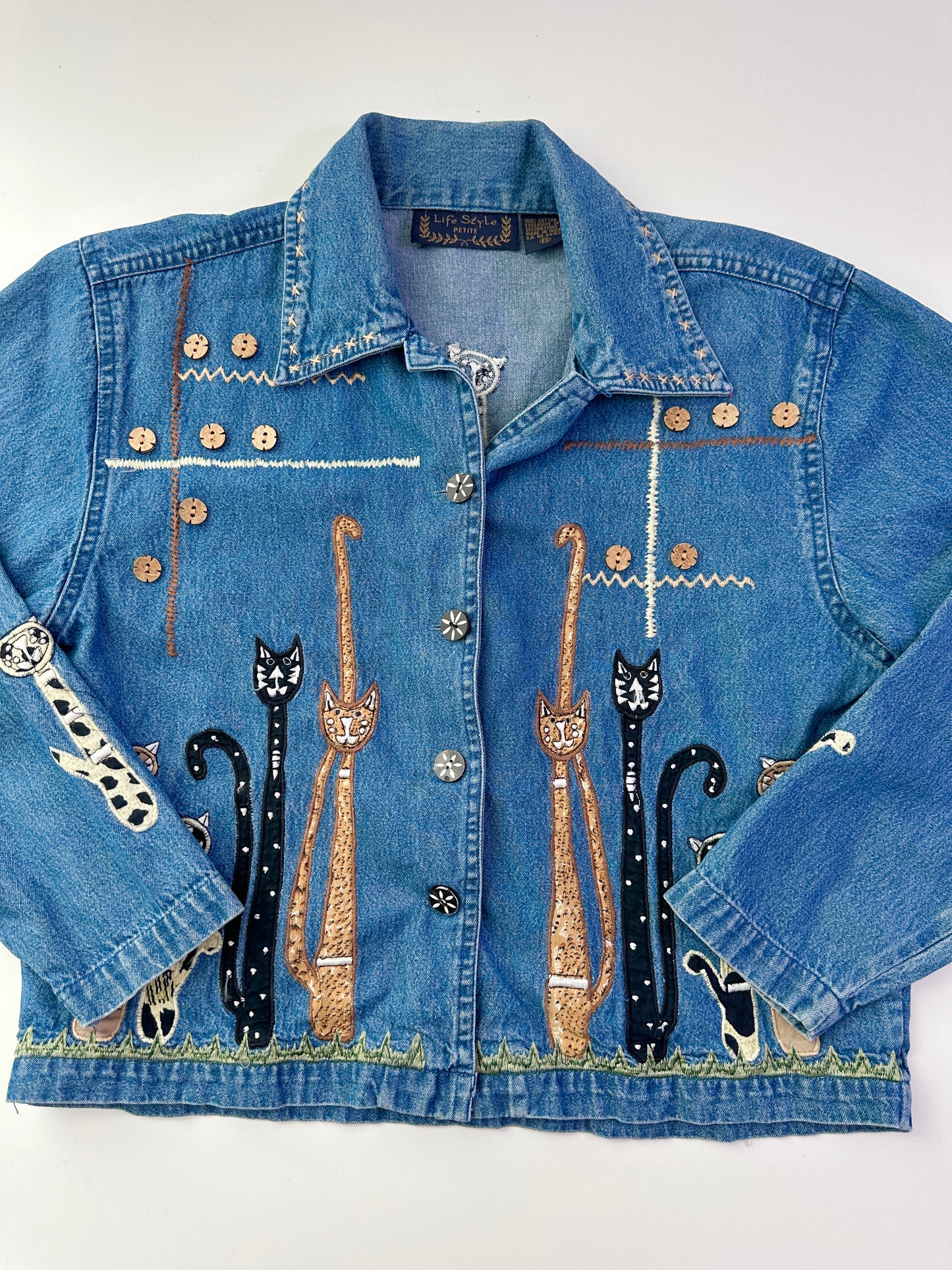 vintage cat emroidered denim shirt (size small)