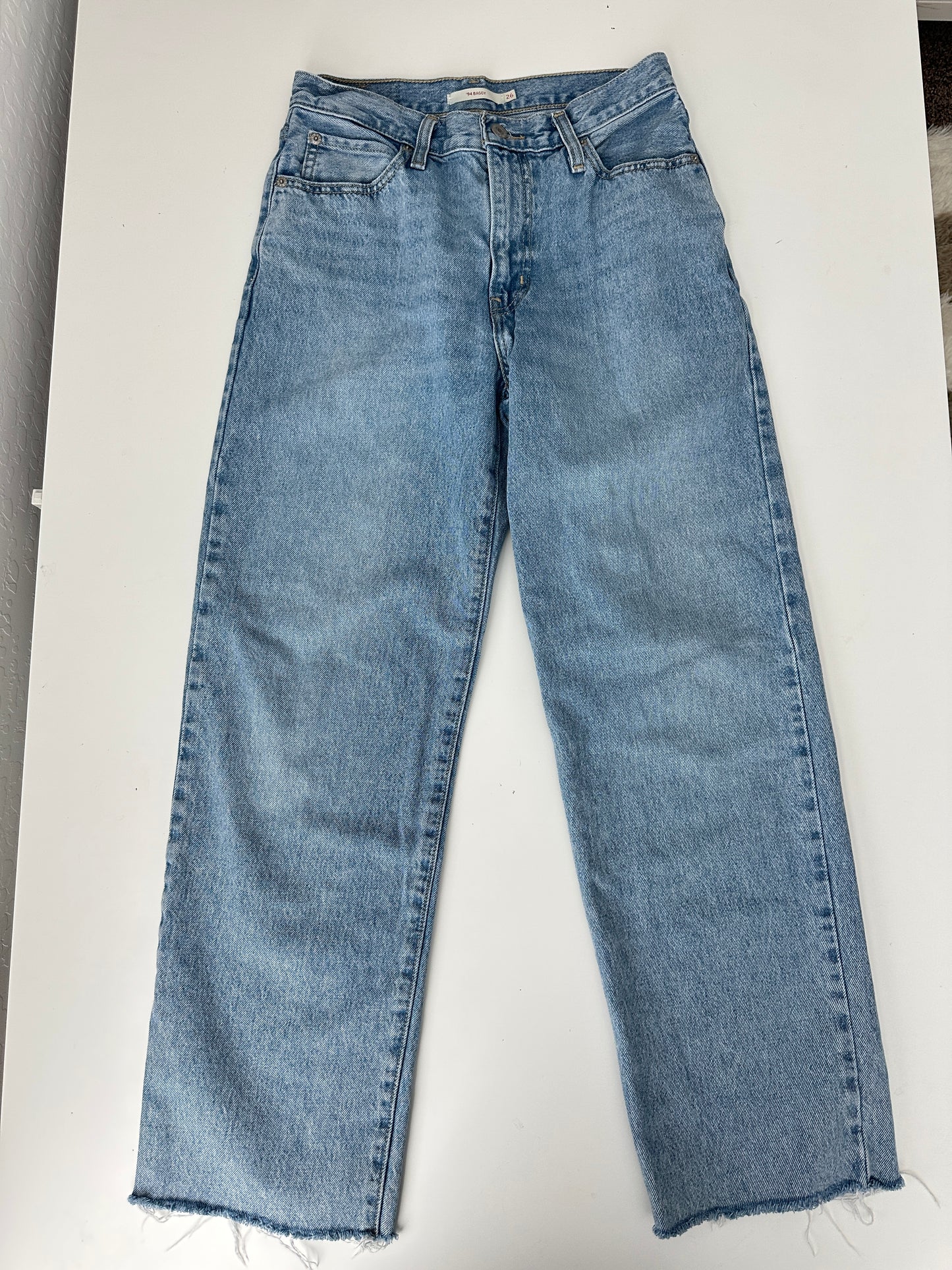 levi's '94 baggy jeans - light wash (size 26)