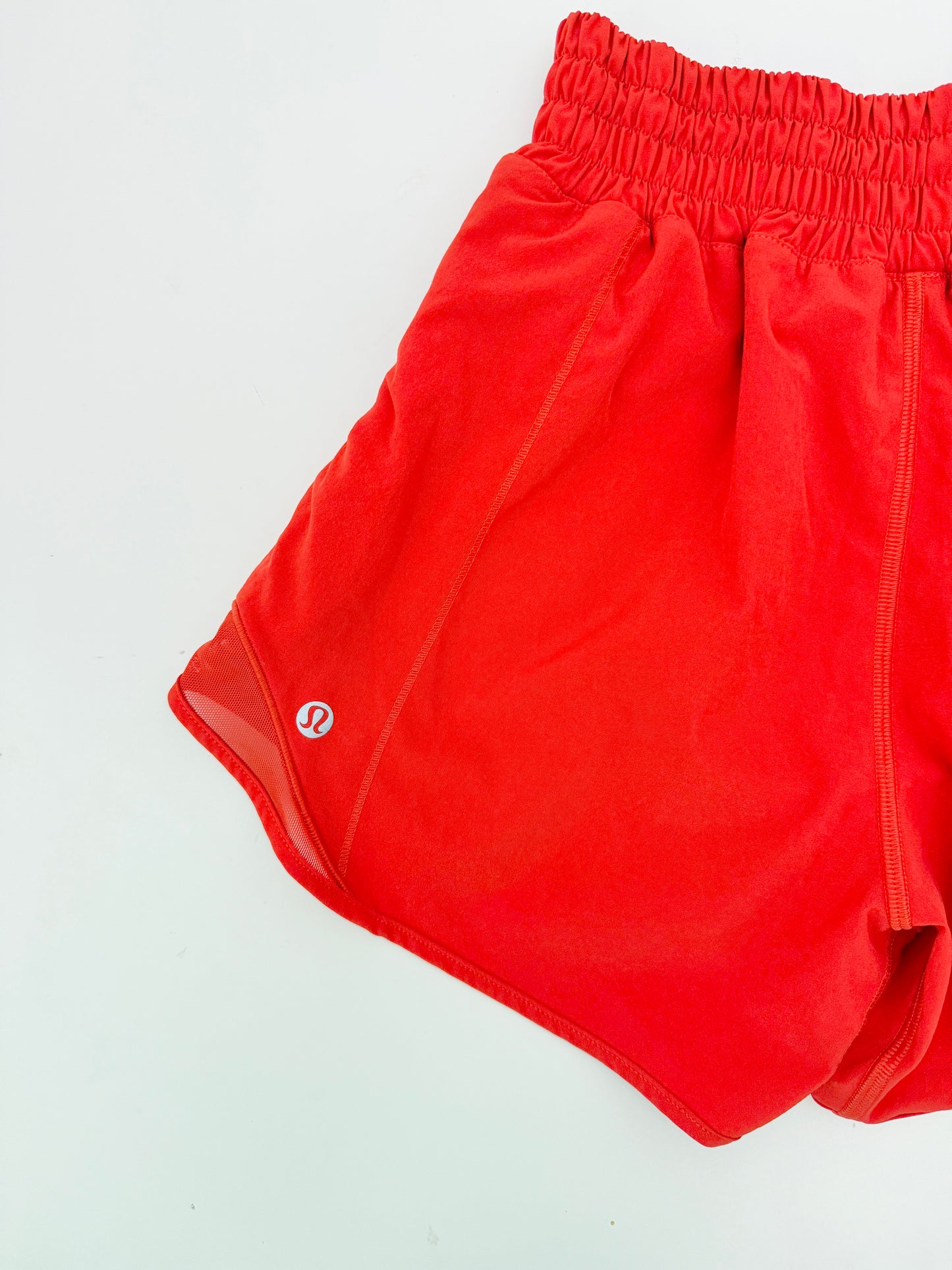 lululemon red high rise hotty hot shorts (size 2, 4" inseam)