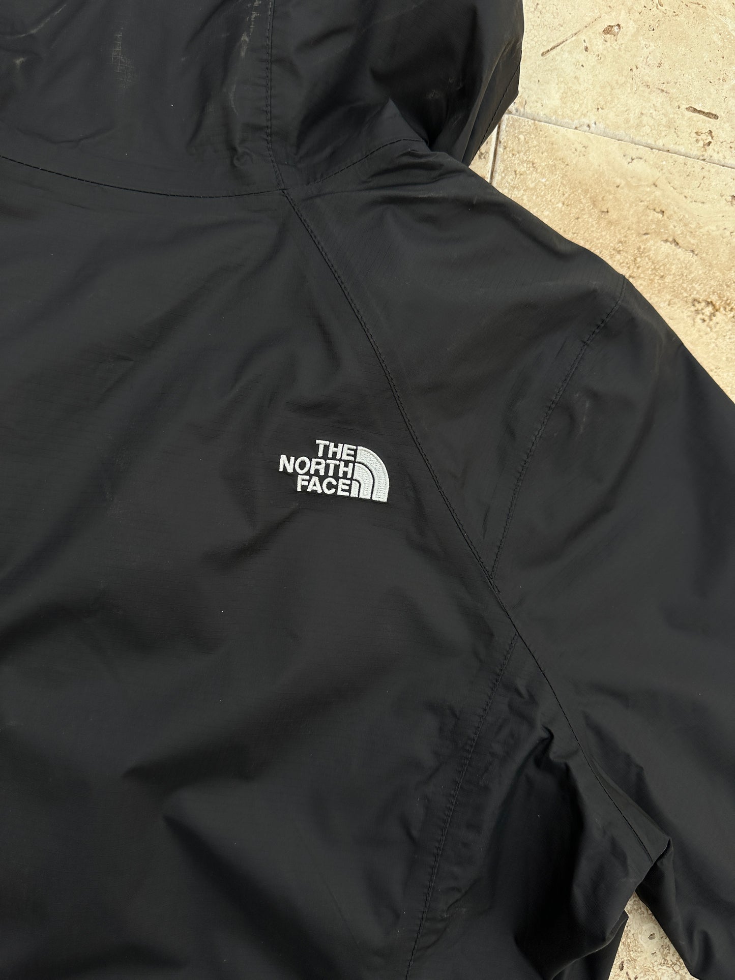 North Face dry-vent rain jacket (size medium)