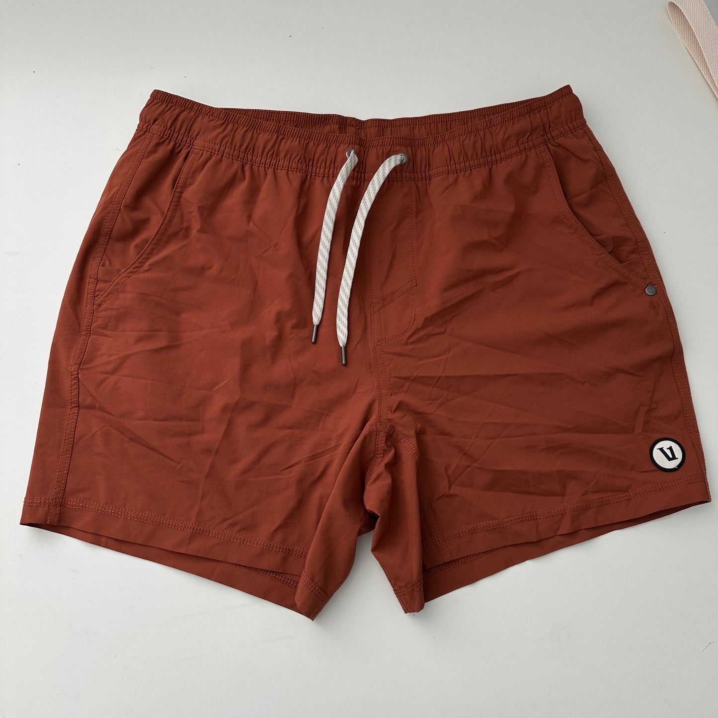 vuori men's kore short (size large)