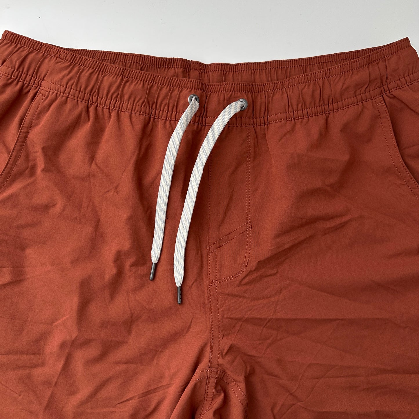 vuori men's kore short (size large)