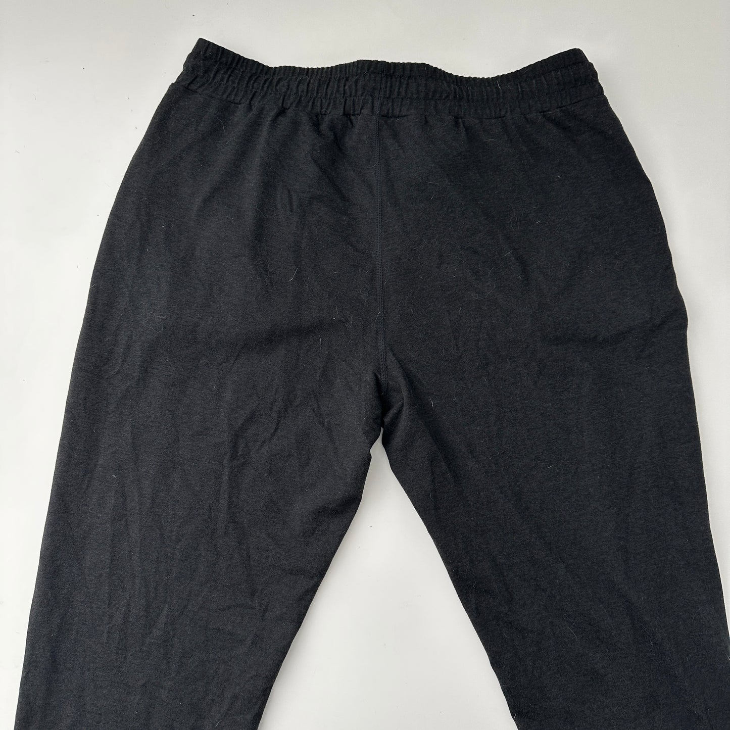 vuori performance jogger (size medium)