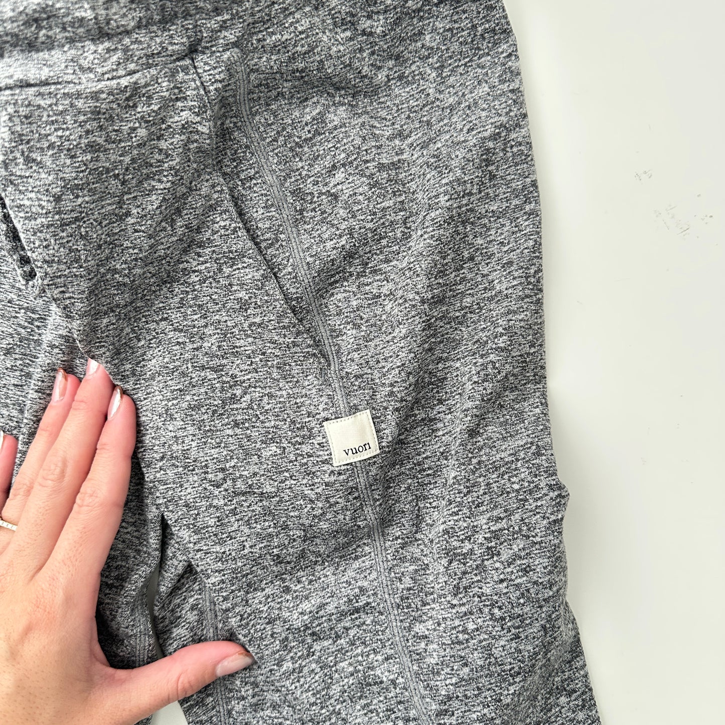 vuori performance jogger (size XS)