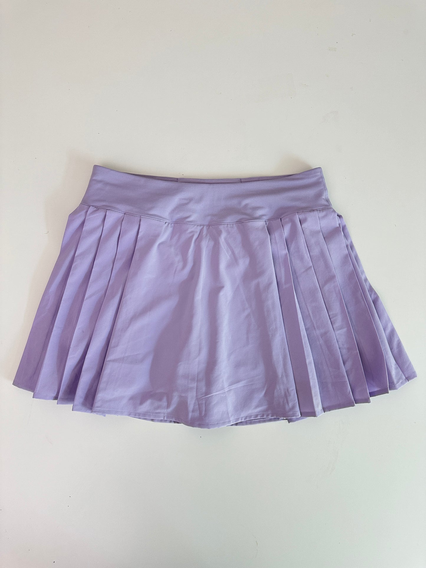 lululemon high rise side pleated skirt (size 6)