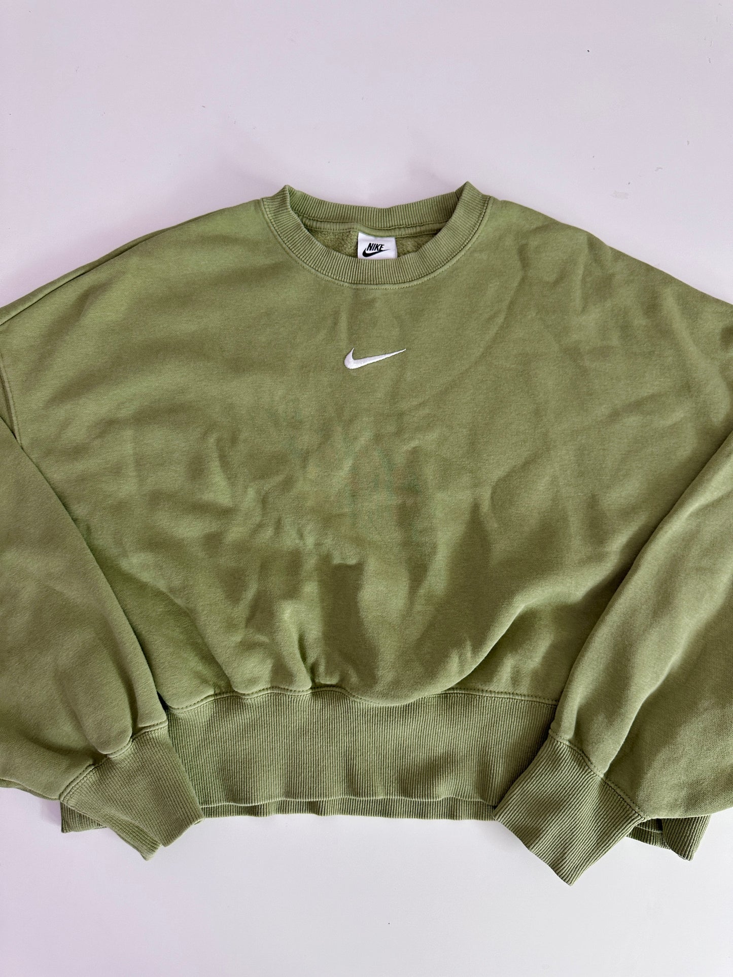 nike cropped crewneck (size small)