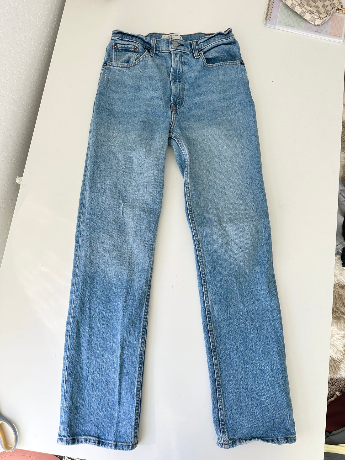 Abercrombie 90's straight ultra high rise jeans (size 2/26R)