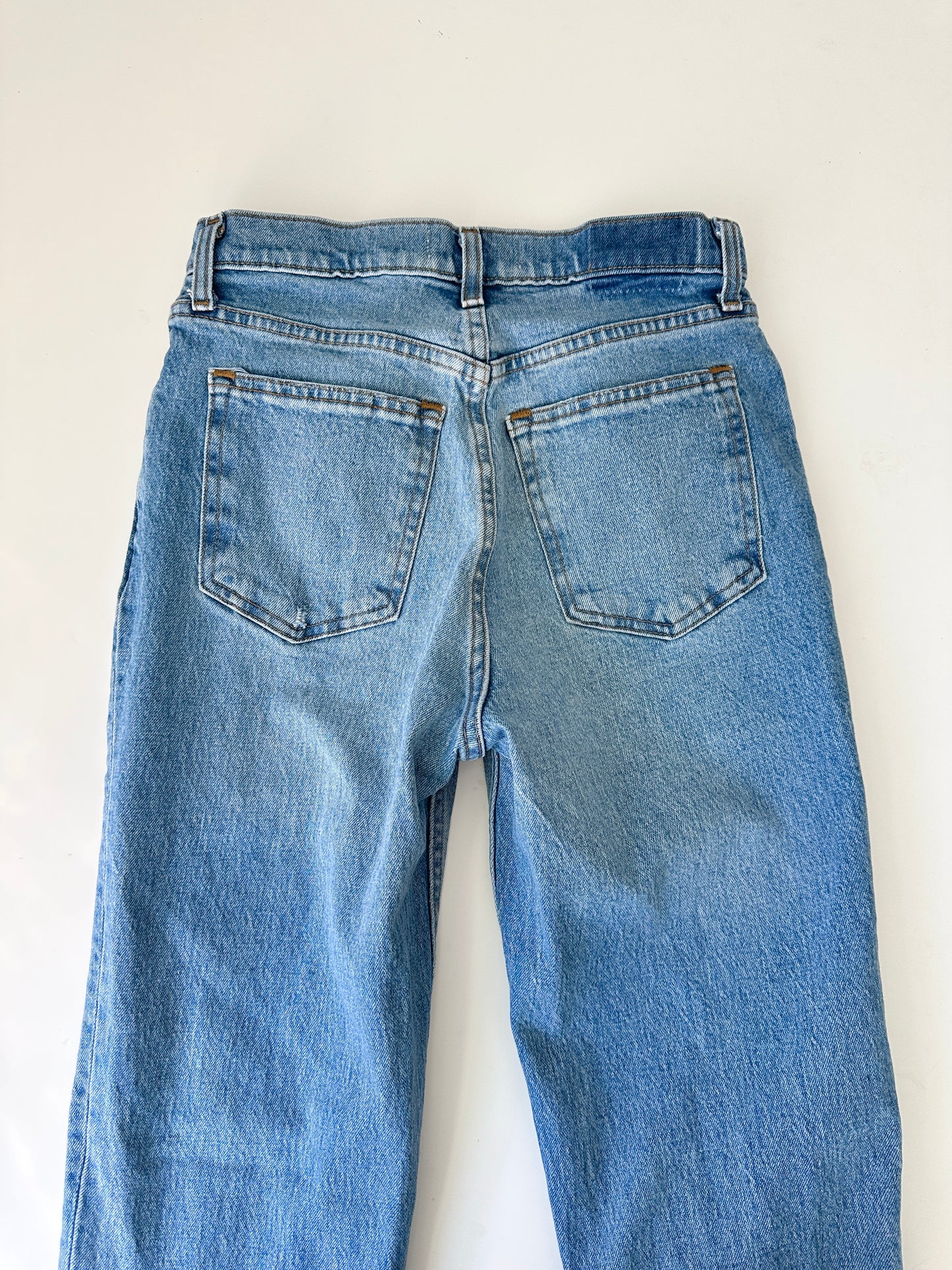 Abercrombie 90's straight ultra high rise jeans (size 2/26R)