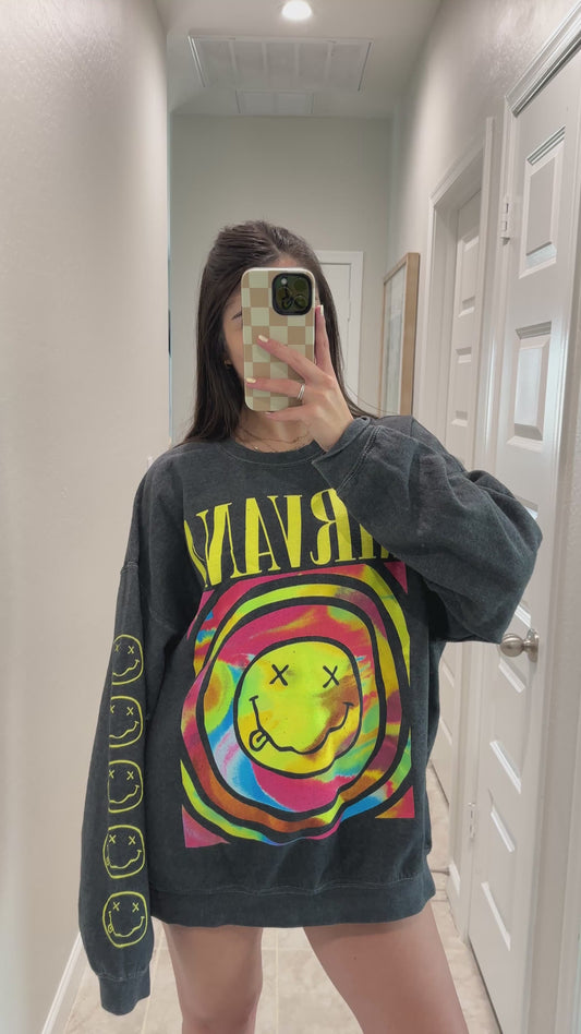 urban outfitters oversized nirvana crewneck (size S/M)